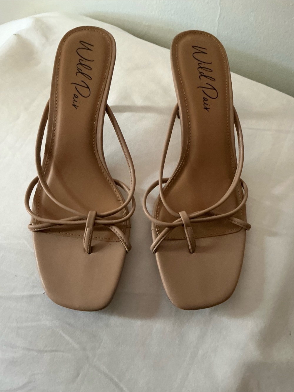 Wild pair Women's Nude Square-Toe Slingback Heel size 9-5